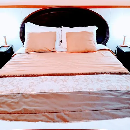 Porto Cruz House Affittacamere